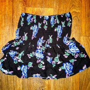 Women's Wild Fable Floral Print Smocked Ruffle Mini Skirt Black XS